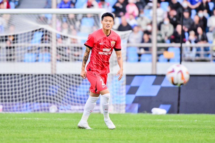 开云入口-记者谈李昂、贺惯离队：两位都是实力派中后卫，海港其实缺后卫