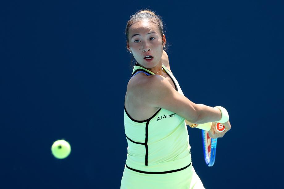 WTA迈阿密站：郑钦文2-0完胜斯蒂芬斯 晋级32强