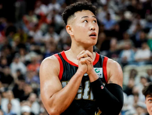 贺希宁发文：所有耀眼的瞬间，都藏在无人知晓的日复一日